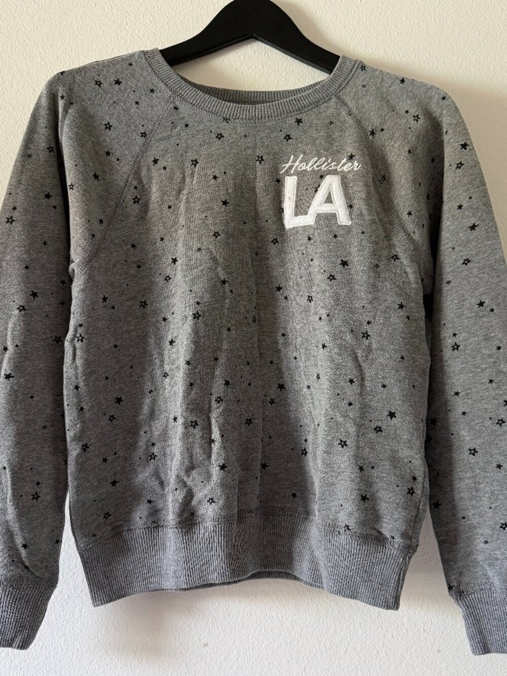 Hollister XS Gray Star Print Sweatshirt | LA Graphic Pullover Crewneck Women